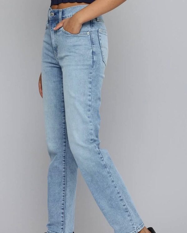 LEVI’S women 724 slim straight fit heavy faded stretchable jeans - Image 6